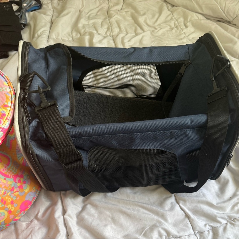 Cat carrier for 5-10 lb cat